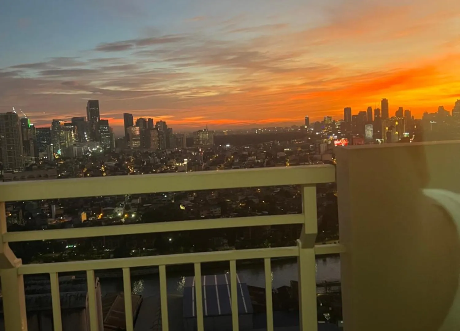 Near Bgc 1Br Wi-Fi Netflix Balcony Skyline Apartment Manila