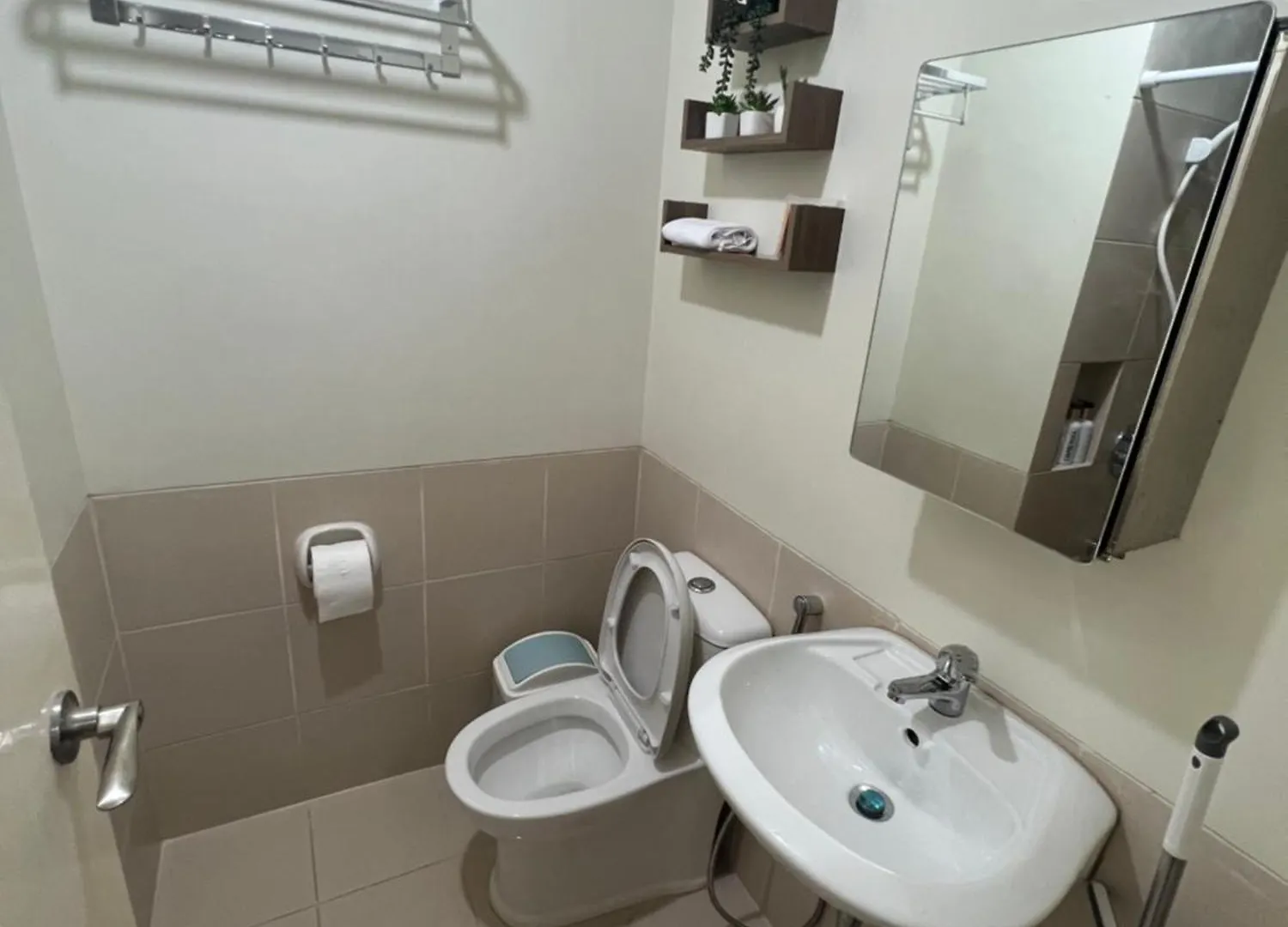Near Bgc 1Br Wi-Fi Netflix Balcony Skyline Apartment Manila